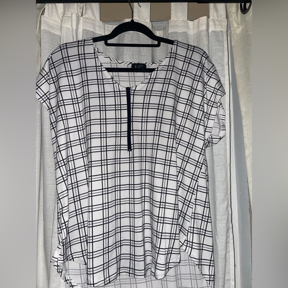 LC Women’s Black and White Blouse - Picture 1 of 3